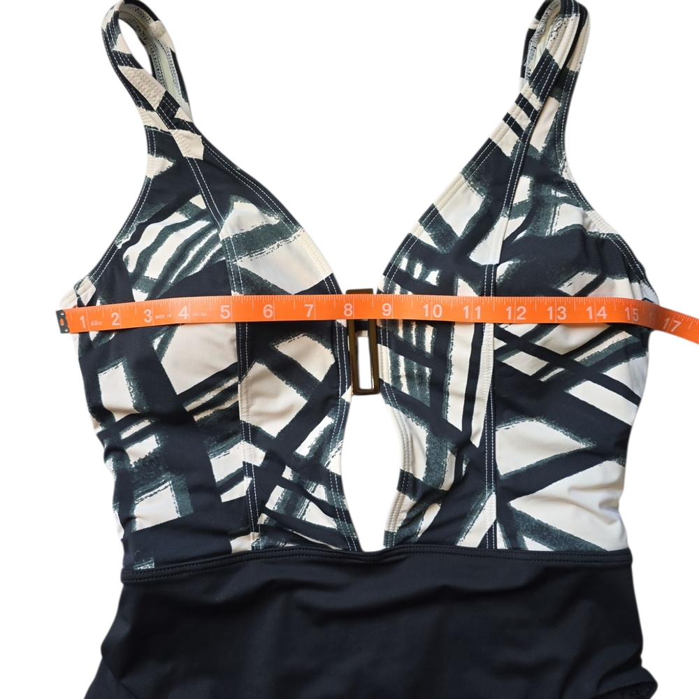 Miraclesuit Monochrome Graphic One Piece - Picture 7 of 11